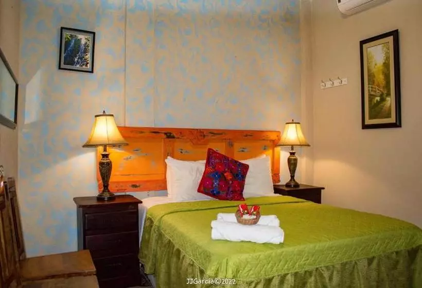 ユースホステル Hostal Koltin Suchitoto