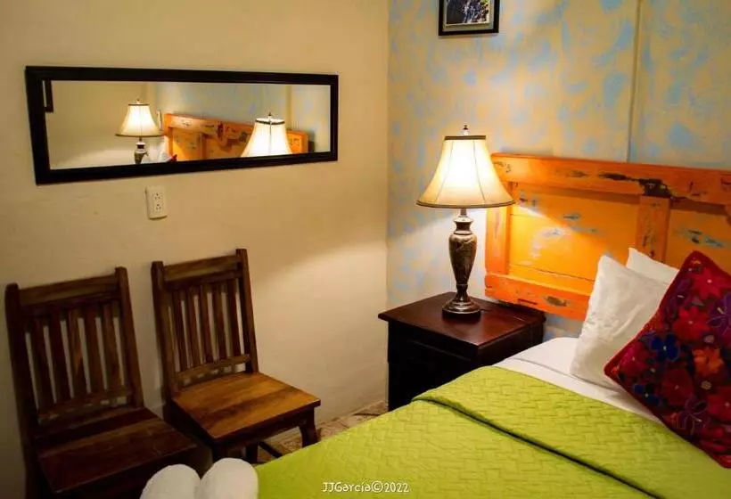 ユースホステル Hostal Koltin Suchitoto