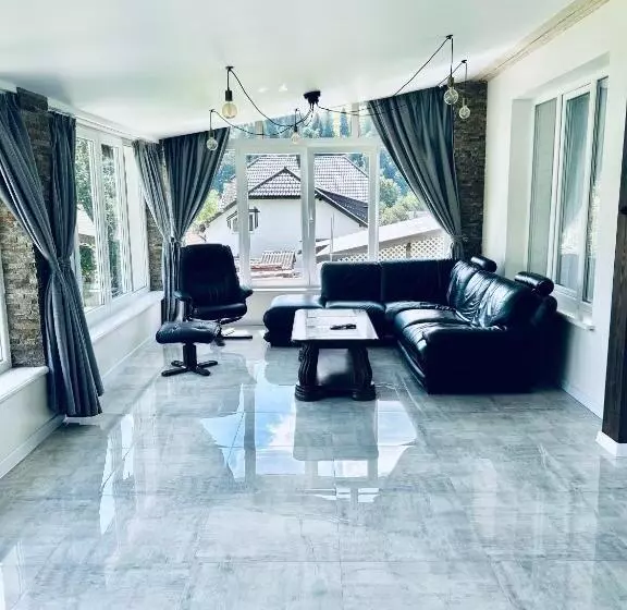 Majatalo котедж смерекова хата  пилипець