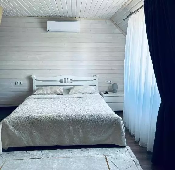 Majatalo котедж смерекова хата  пилипець