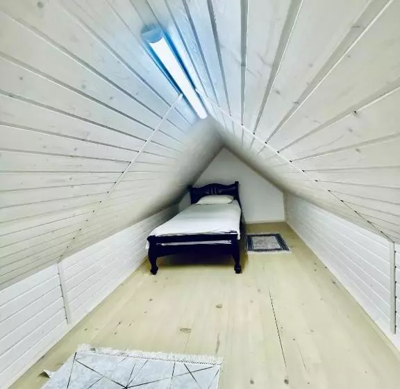 Majatalo котедж смерекова хата  пилипець