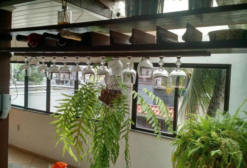 פנסיון Suítes Tropicana Guesthouse