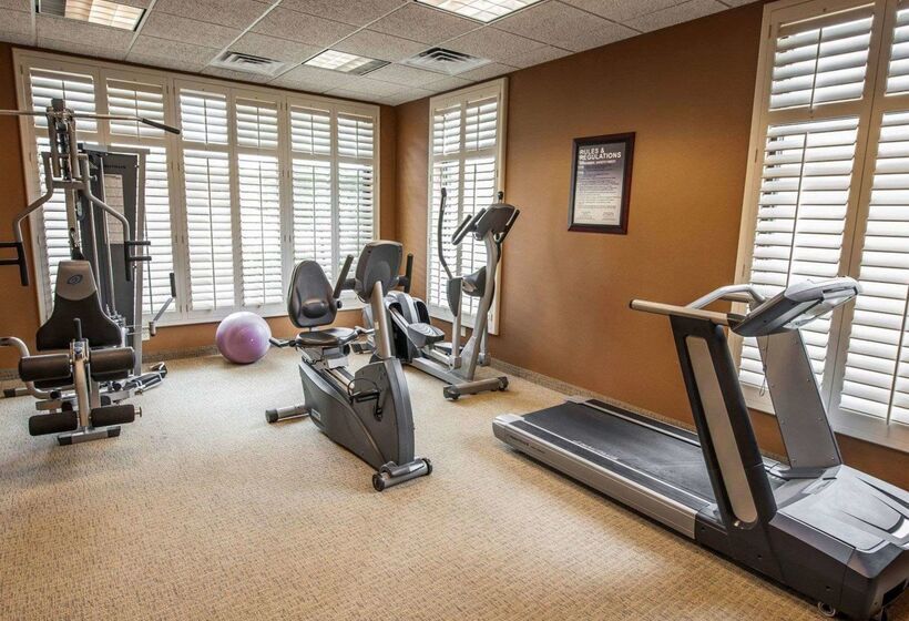 בית מלון כפרי Comfort Inn Bloomington Near University