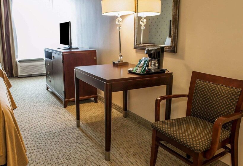 בית מלון כפרי Comfort Inn Bloomington Near University