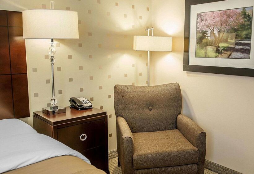 בית מלון כפרי Comfort Inn Bloomington Near University