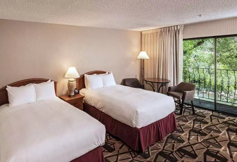 Отель Doubletree By Hilton Durango