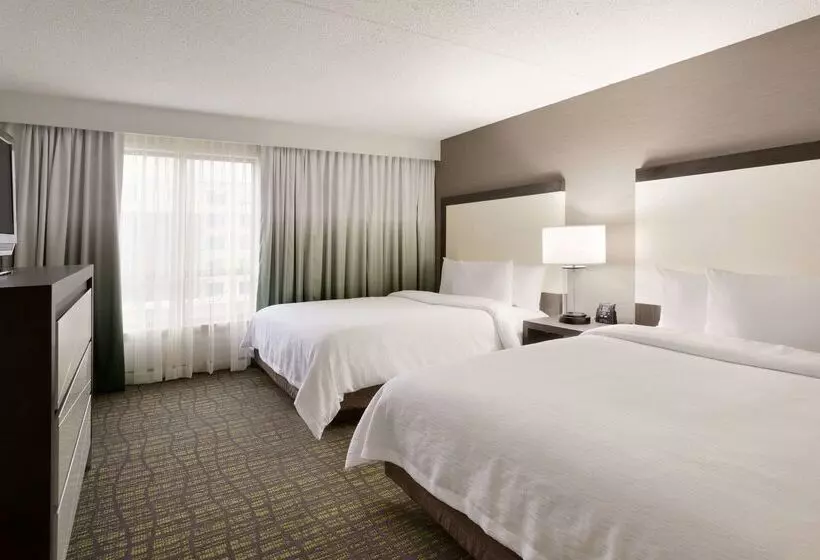 هتل Embassy Suites By Hilton Newark Wilmington South