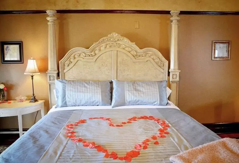 Отель Iron Horse Inn