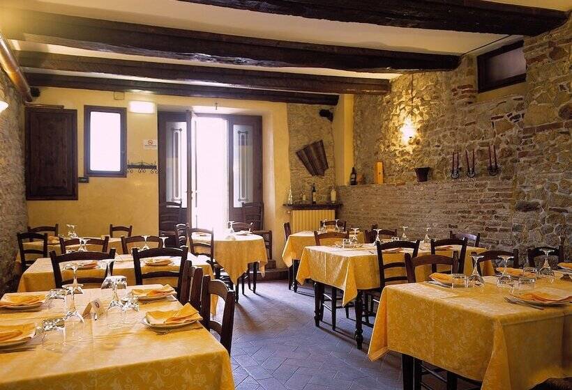 ホテル Oste Del Castello Wellness & Bike