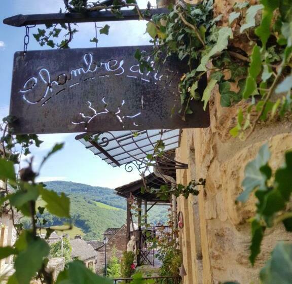 مبيت وإفطار Les Hôtes Du Lac, Chambres Et Tables D Hôtes