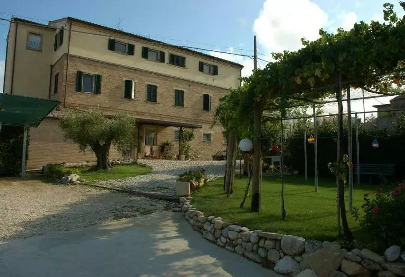 هتل Agriturismo Casa Degli Archi
