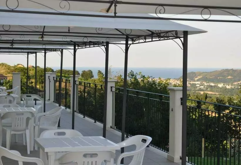 هتل Agriturismo Monte Maggio