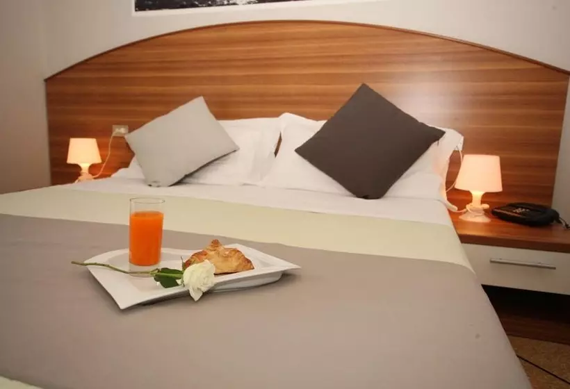 Hotelli Mediterraneo