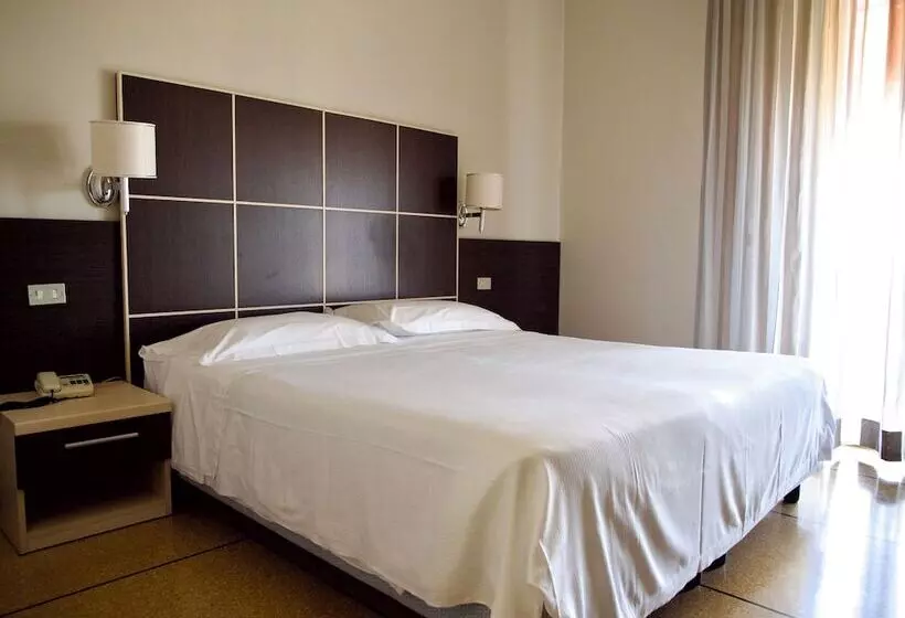 Hotelli Mediterraneo