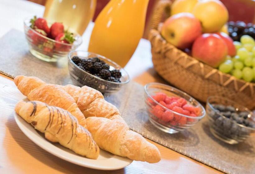 Отель Pension Sandhofer