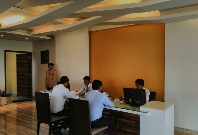 Shamrock Greens By Jardin Hotels