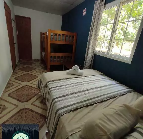 ユースホステル Hostal Victoria, Tonosí