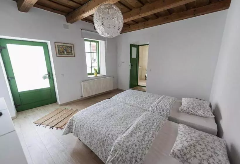 ベッドアンドブレックファースト Casa Botár Vendégház