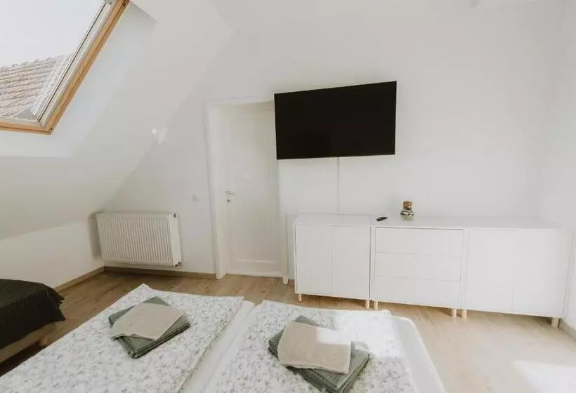 ベッドアンドブレックファースト Casa Botár Vendégház