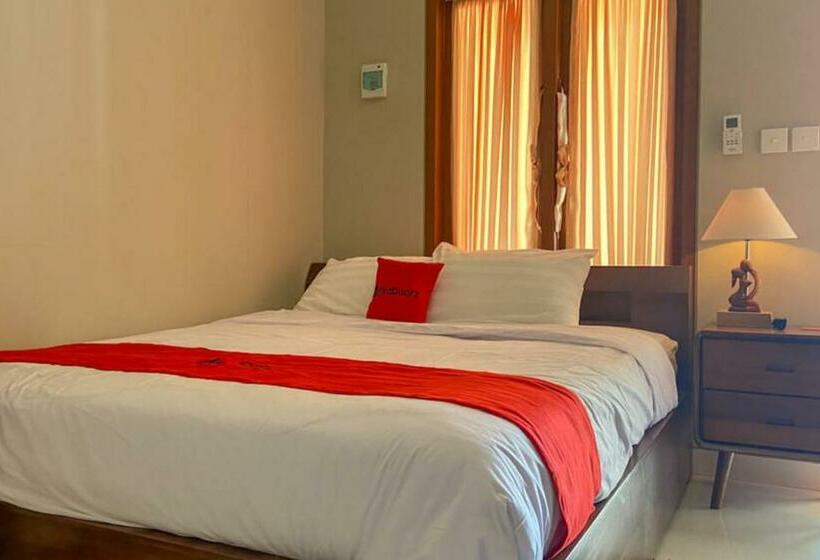 Отель Reddoorz Near Mertasari Beach 2