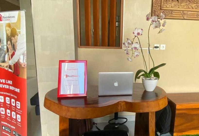 Отель Reddoorz Near Mertasari Beach 2