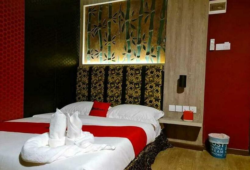 فندق Reddoorz Plus Near Nagoya Hill Batam 6