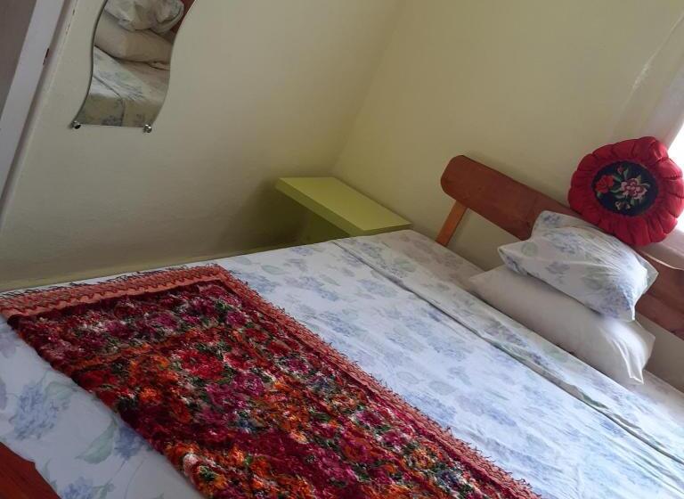 پانسیون Room In Guest Room Healthy Retreat Holiday In Mountain