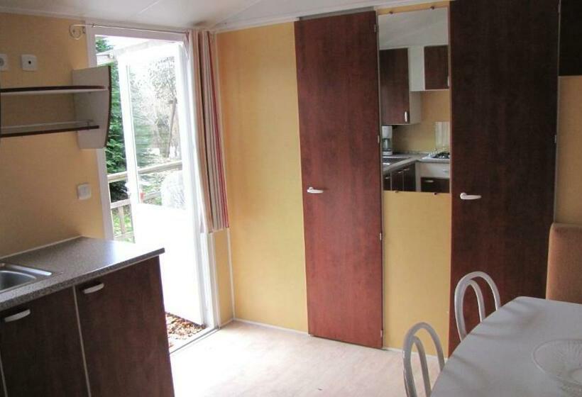 ベッドアンドブレックファースト Le Clos De Banes