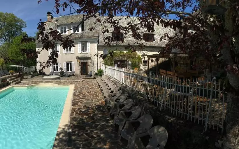 ベッドアンドブレックファースト Le Clos De Banes