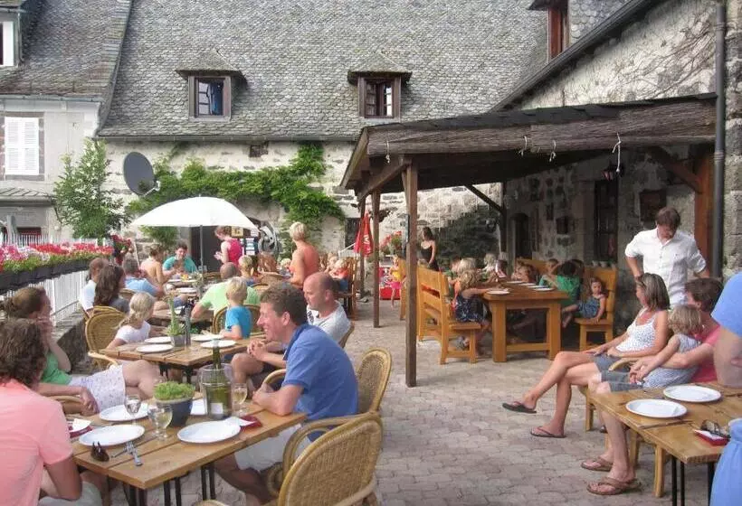 ベッドアンドブレックファースト Le Clos De Banes