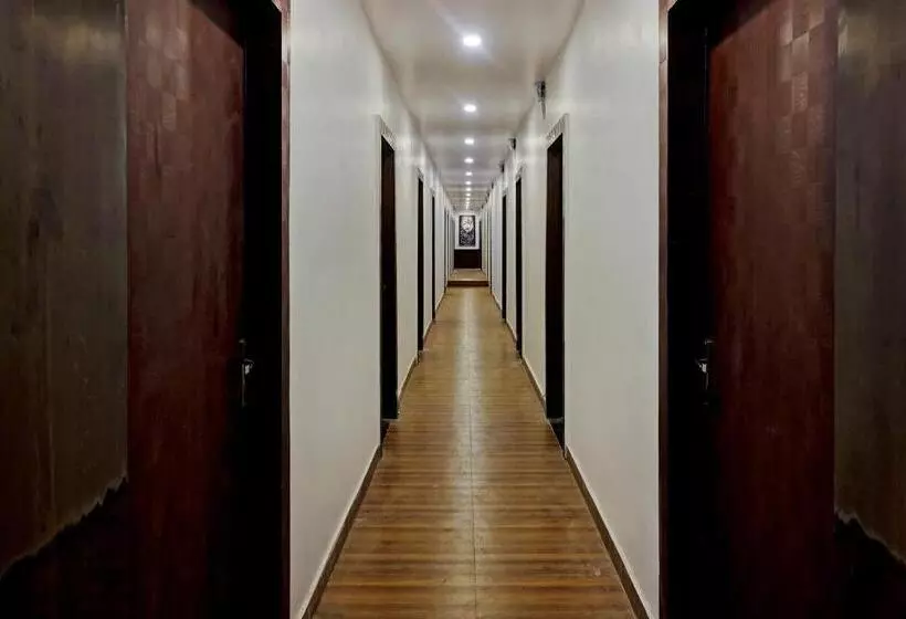 Hotelli Collection O Gauri Shree