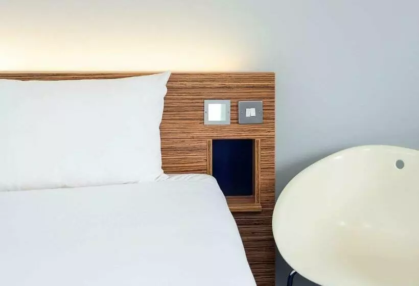 Hotelli Ibis Budget Portishead Marina