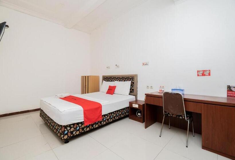 بنسيون Reddoorz Near Bukit Darmo Golf