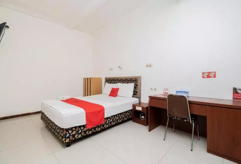 Majatalo Reddoorz Near Bukit Darmo Golf