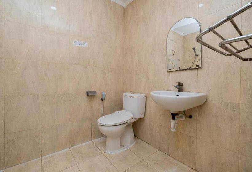 بنسيون Reddoorz Near Bukit Darmo Golf