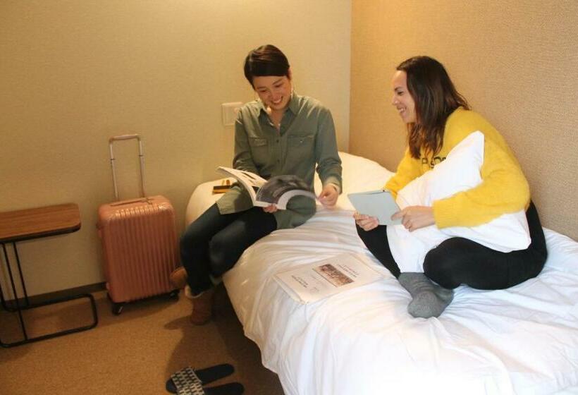 Wild Cherry Blossomhostel,tokyo Koganei