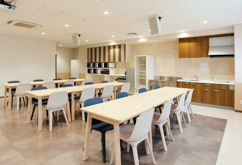 Wild Cherry Blossomhostel,tokyo Koganei