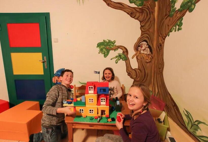 ユースホステル Wirts Haus Zum Schweizer