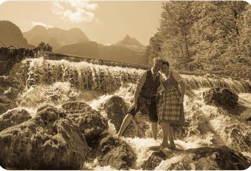 ユースホステル Wirts Haus Zum Schweizer