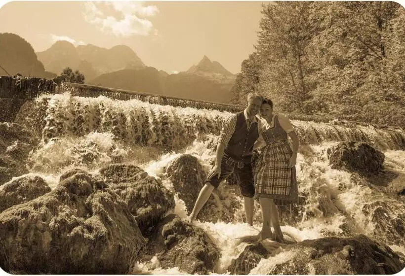 ユースホステル Wirts Haus Zum Schweizer