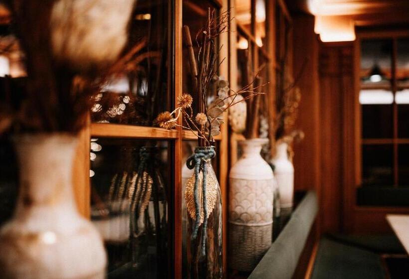 ユースホステル Wirts Haus Zum Schweizer