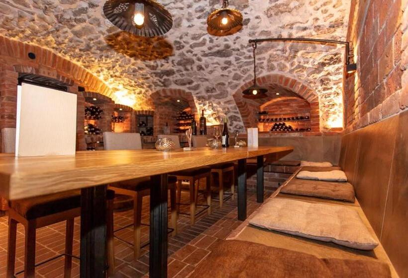 ユースホステル Wirts Haus Zum Schweizer