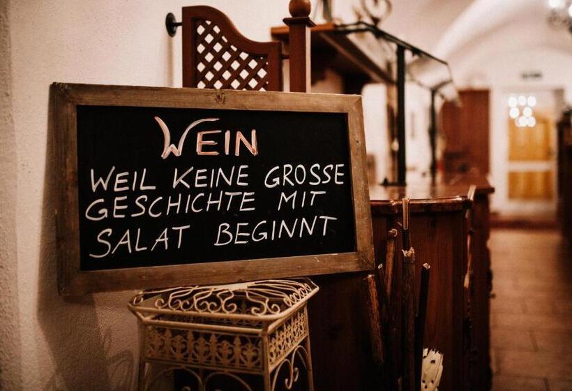 ユースホステル Wirts Haus Zum Schweizer