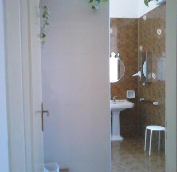 تختخواب و صبحانه Bellaqua