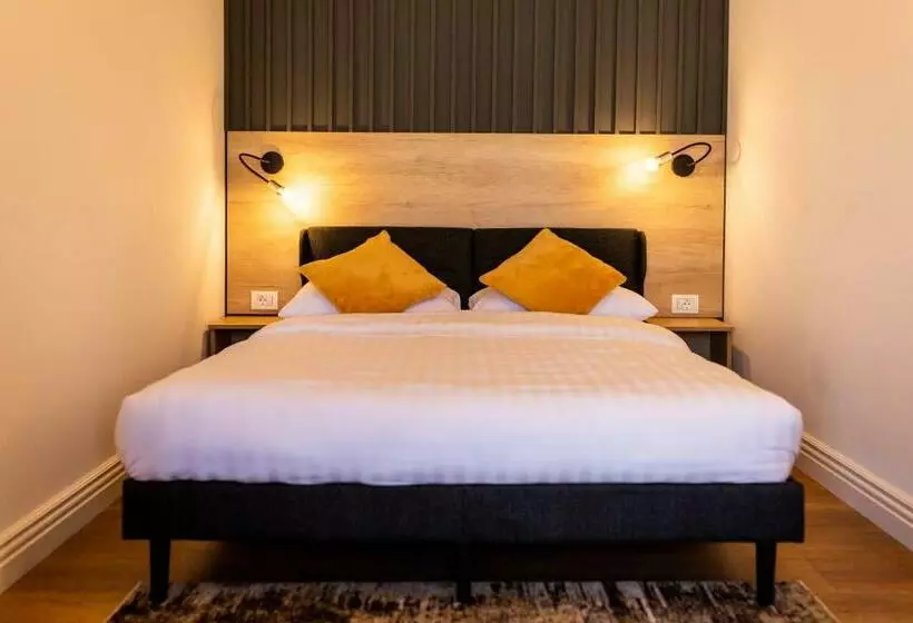 پانسیون Corvin Guesthouse