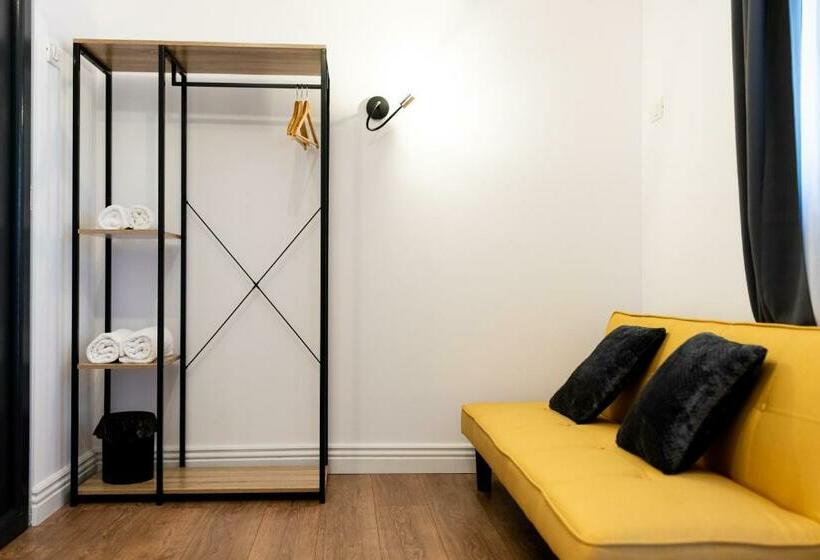 פנסיון Corvin Guesthouse