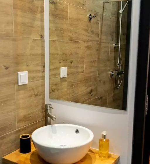 پانسیون Corvin Guesthouse