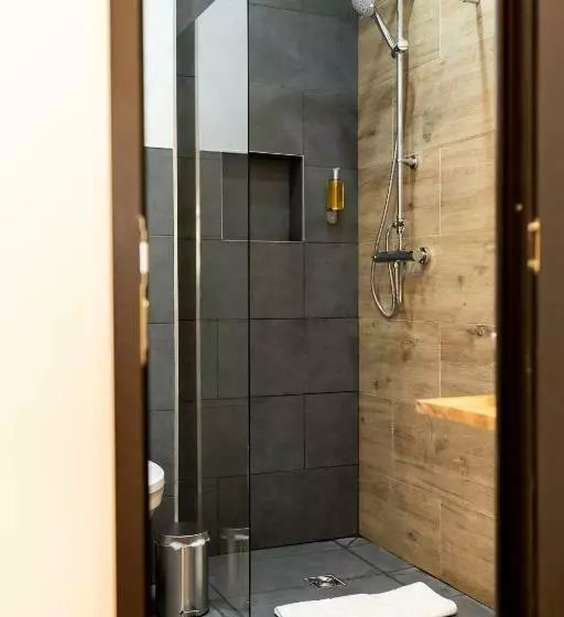 پانسیون Corvin Guesthouse