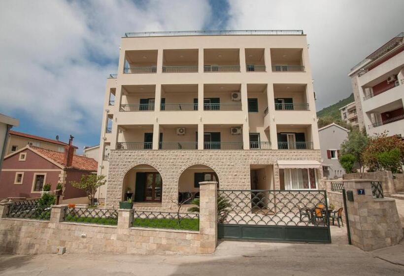 پانسیون Guest House Medin