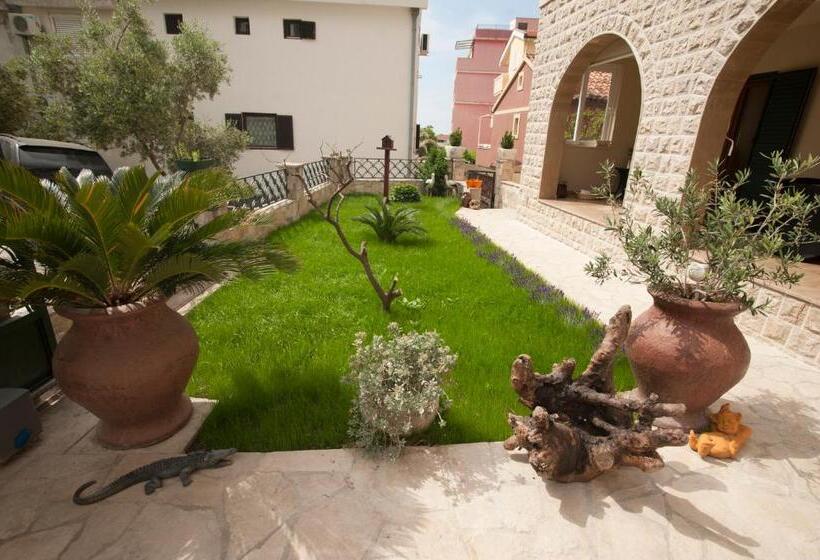 پانسیون Guest House Medin